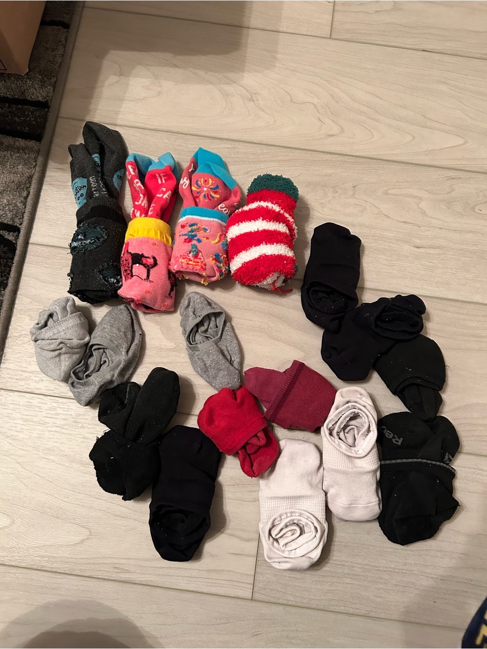 Mixed Men's Casual Sock Pack - Black, Gray, White, Red & Multicolor